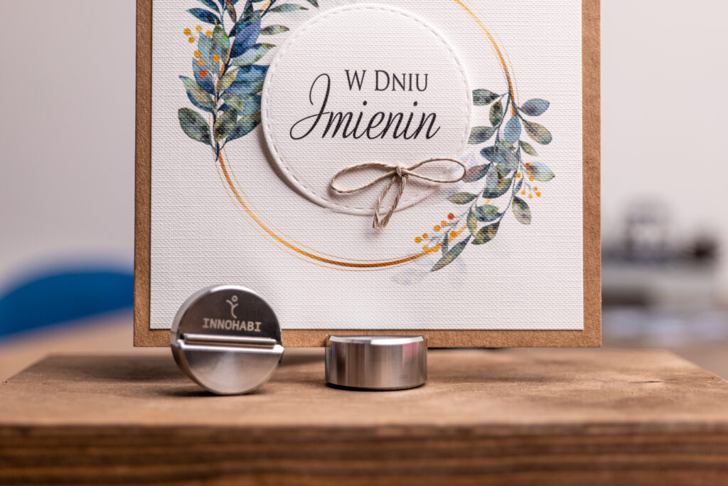 Podstawka do kart Innohabi z kartką okolicznościową